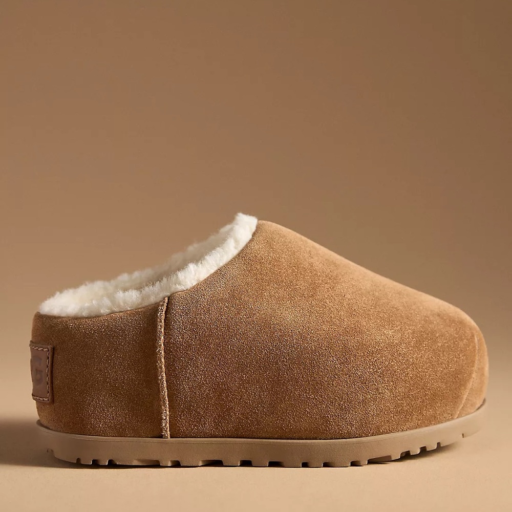 UGG® Pumped Slides